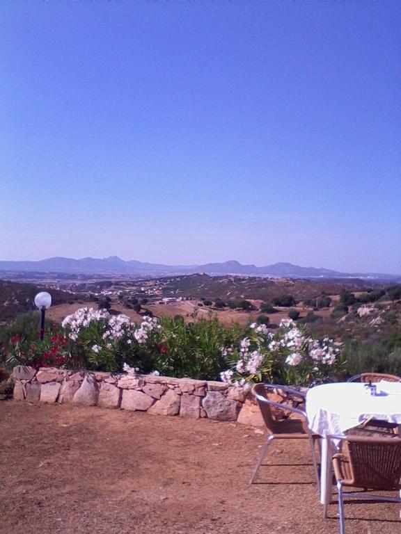 Farm Stay Gli Oleandri Loiri Porto San Paolo Exteriér fotografie
