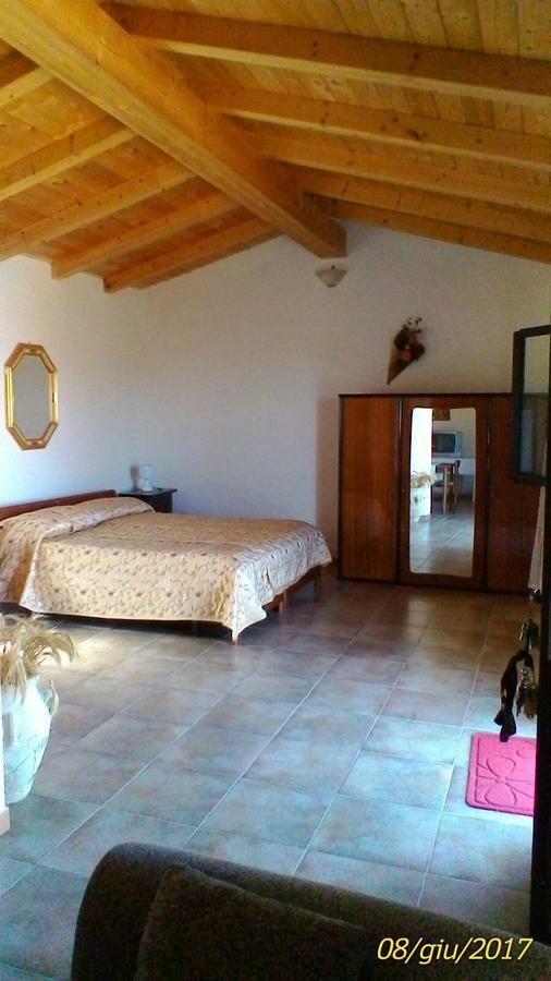 Farm Stay Gli Oleandri Loiri Porto San Paolo Exteriér fotografie