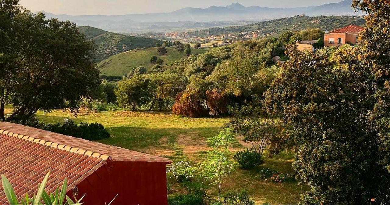 Farm Stay Gli Oleandri Loiri Porto San Paolo Exteriér fotografie